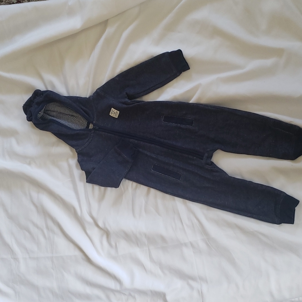 Carter's Baby "One Cute Little Cub" Onesie. 18M. Navy Blue.